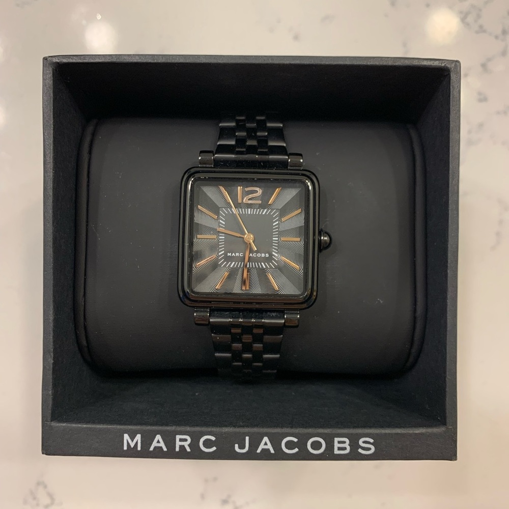 Marc Jacob’s Square Watch Black vic mj3518 movable ss quartz